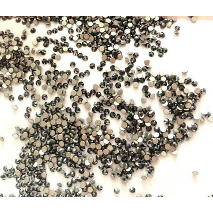 Swarowski Rhinestones Packaged In 100 Pcs. (In A Jar)
